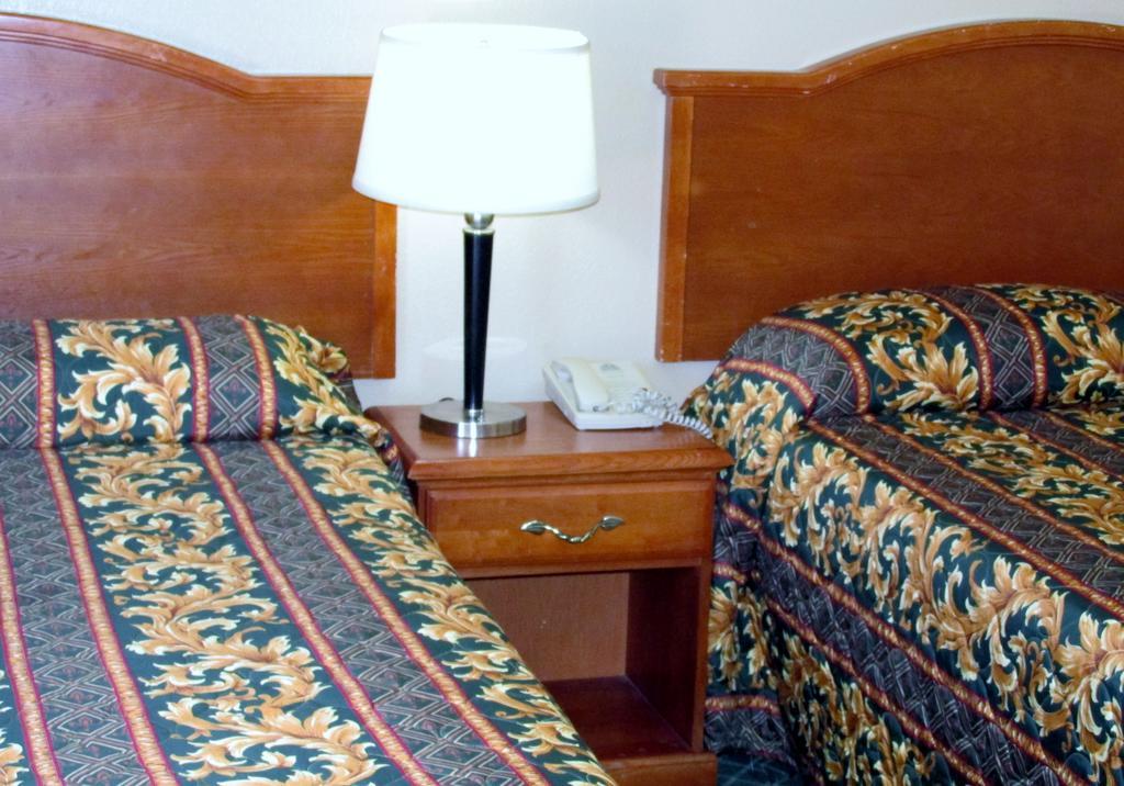 Country Inn Motel Oakdale Номер фото