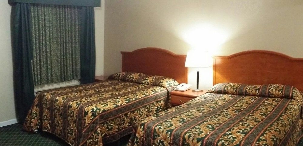 Country Inn Motel Oakdale Екстер'єр фото